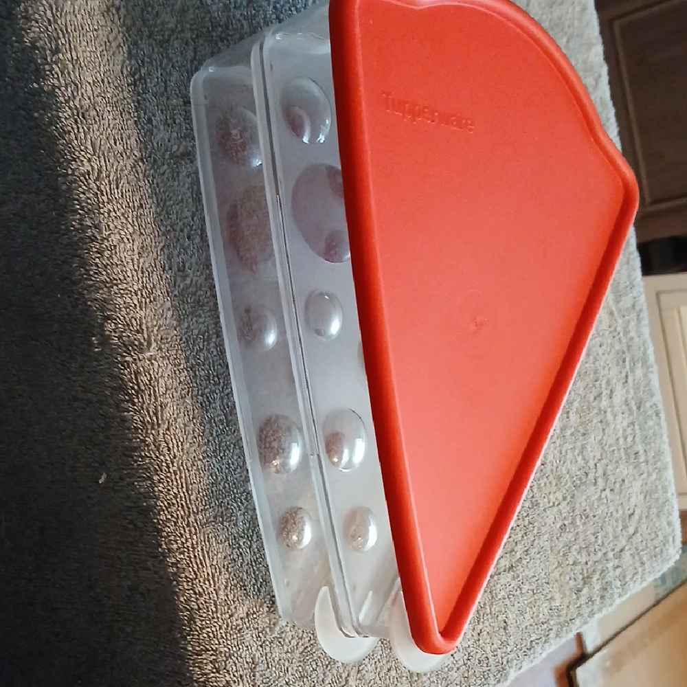 Tupperware Red Pizza Slice Container